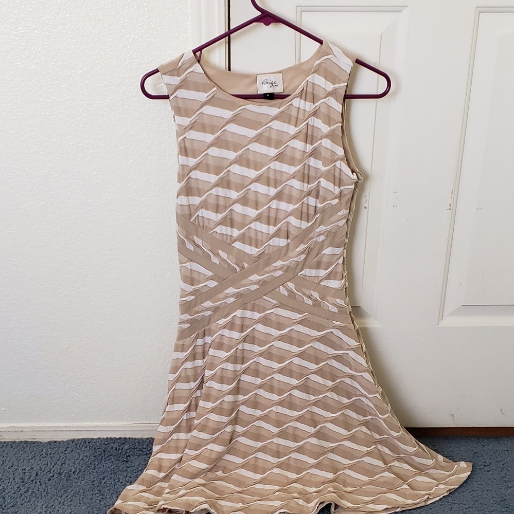 Sleeveless dress